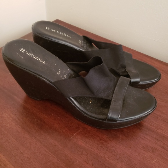 naturalizer wedge sandals